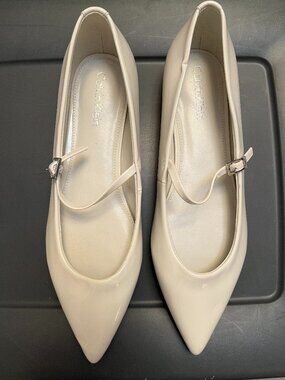 Calvin Klein white flat patent shoes size US 9M